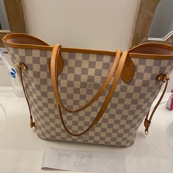 Louis Vuitton Handbags - Louis Vuitton Neverfull mm